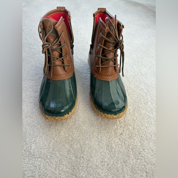 Aquatherm Great Condition Green and Brown Duck Boots in size 6 - Picture 2 of 7